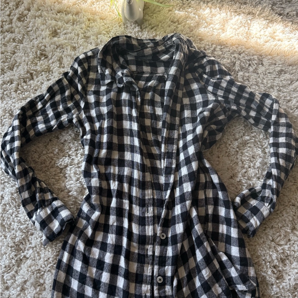 Monroe & Main Black and White button down Plaid Shirt